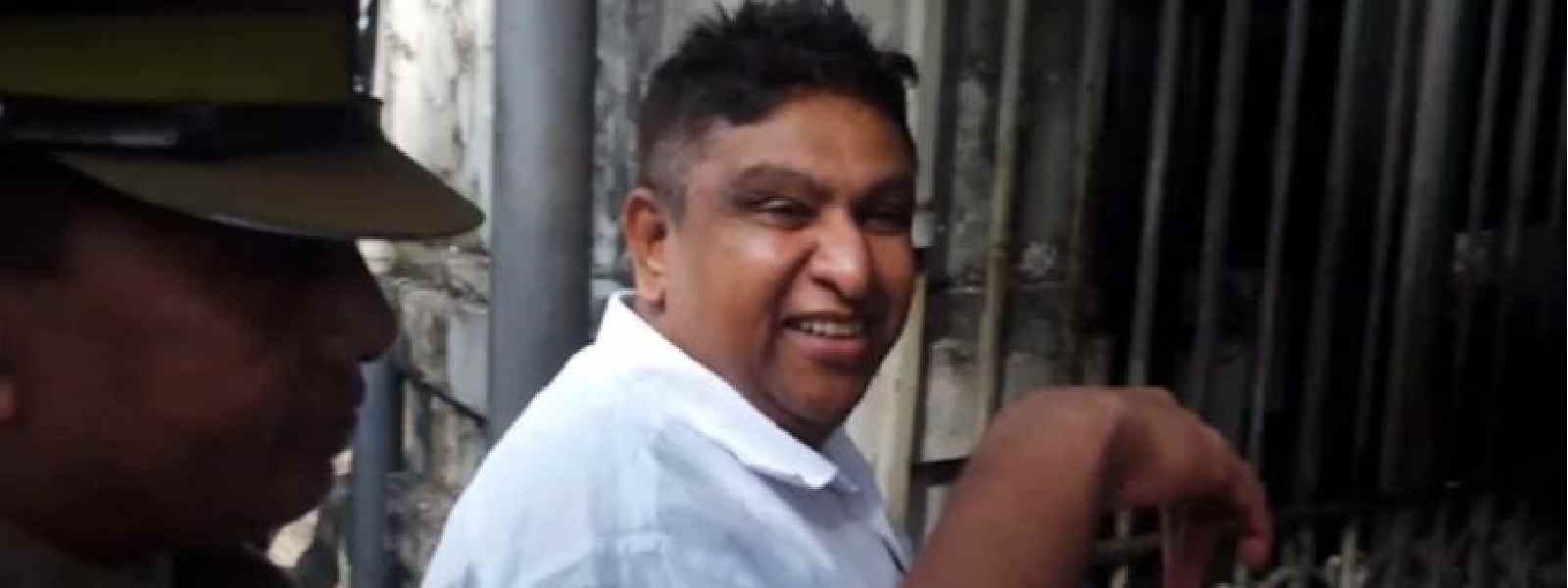 චාමර සම්පත් දසනායක අත්අඩංගුවට